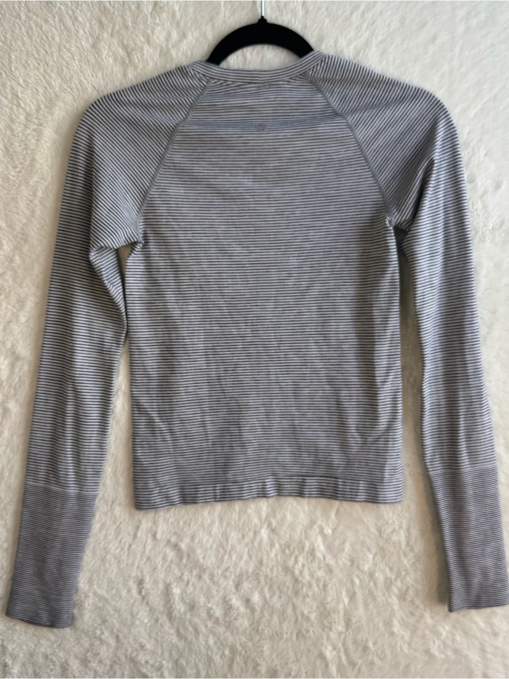 Lululemon Swifty Tech Long Sleeve Shirt 2.0 Women’s 4 Gray Stripe Waist Running‎